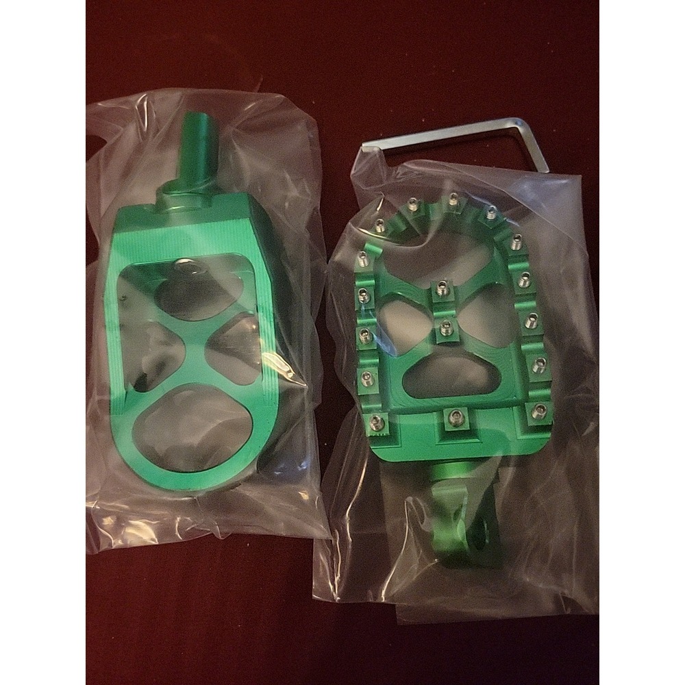 NEW Foot Pegs 360° Roating for harley Dyna Sportster Fatboy Iron 883, Green X2